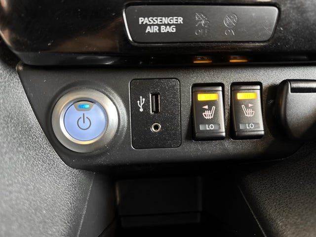 2019 NISSAN LEAF - 26