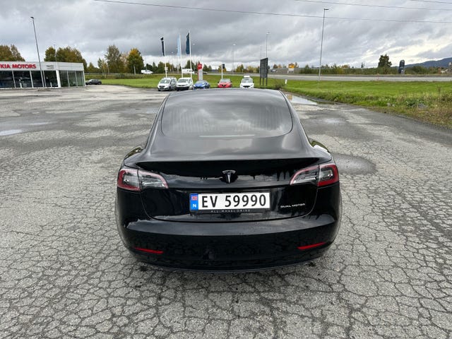 5YJ3E7EB7KF233654 2019 TESLA MODEL 3-5