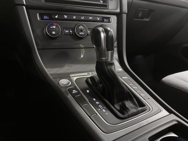 2015 VOLKSWAGEN GOLF - 12