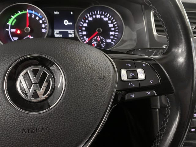 2015 VOLKSWAGEN GOLF - 11