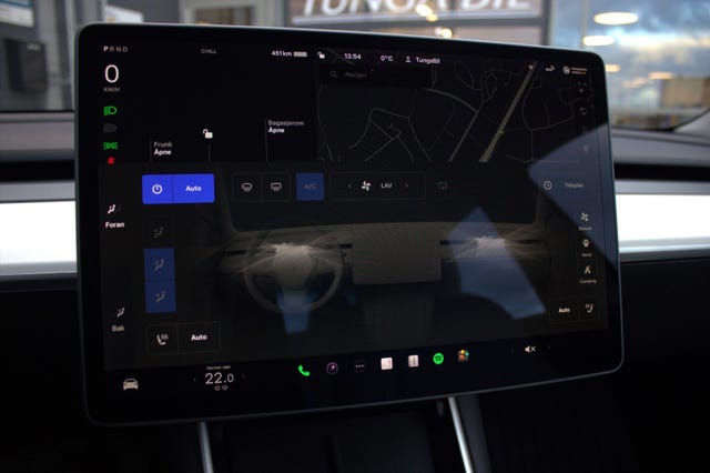 2019 TESLA MODEL 3 - 28