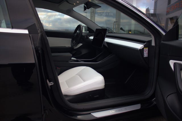 2019 TESLA MODEL 3 - 18