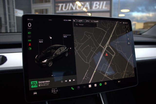 2019 TESLA MODEL 3 - 27