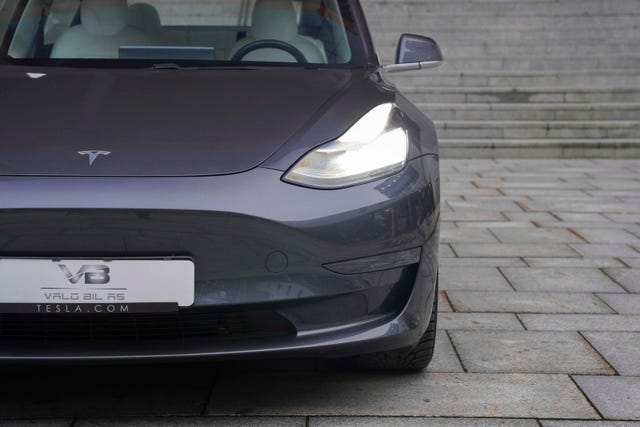 5YJ3E7EB5KF198449 2019 TESLA MODEL 3-5