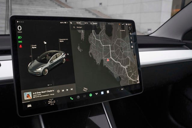 2019 TESLA MODEL 3 - 12