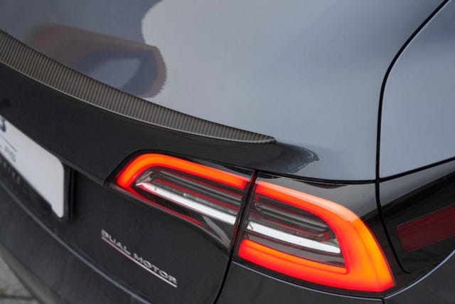 2019 TESLA MODEL 3 - 8