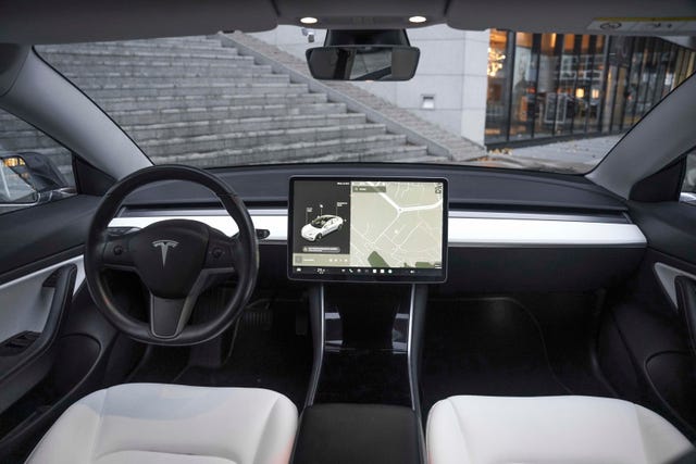 2019 TESLA MODEL 3 - 18