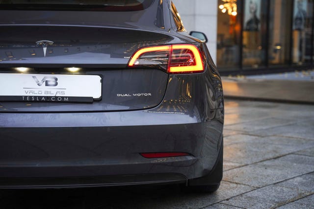 2019 TESLA MODEL 3 - 9