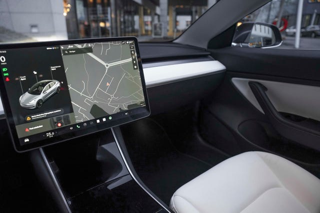 2019 TESLA MODEL 3 - 15