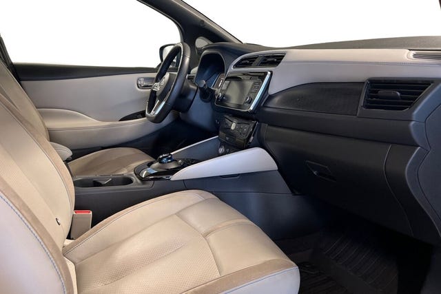 2019 NISSAN LEAF - 11