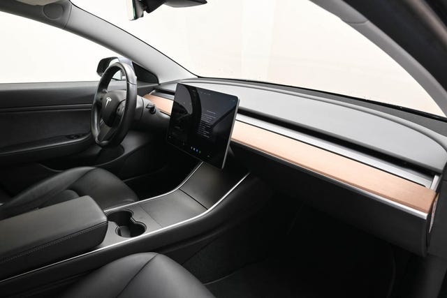 2019 TESLA MODEL 3 - 27