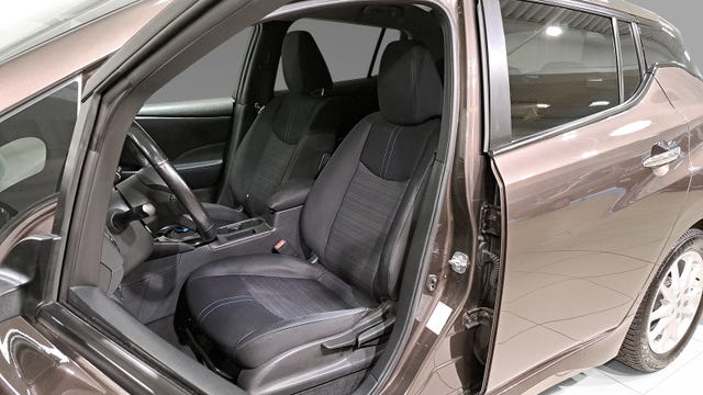 2019 NISSAN LEAF - 10