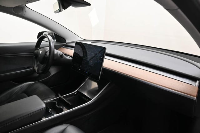 2019 TESLA MODEL 3 - 27