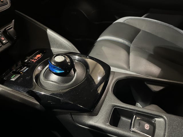 2019 NISSAN LEAF - 19
