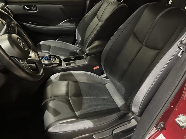 2019 NISSAN LEAF - 10