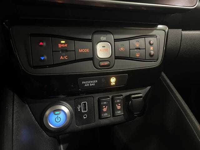 2019 NISSAN LEAF - 18