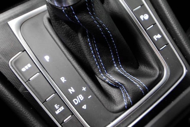 2015 VOLKSWAGEN GOLF - 19