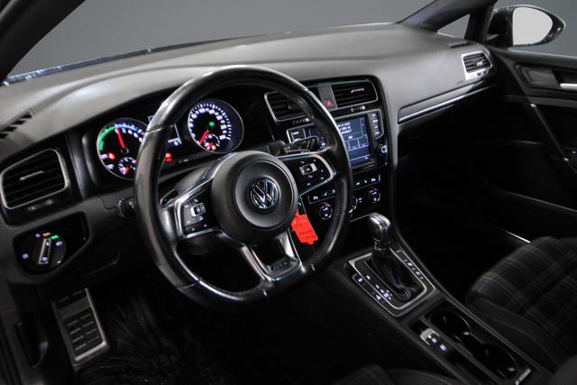 2015 VOLKSWAGEN GOLF - 8