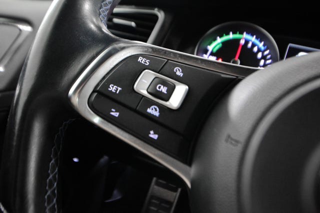 2015 VOLKSWAGEN GOLF - 23