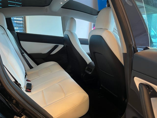 2019 TESLA MODEL 3 - 11