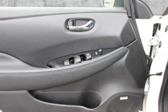 2019 NISSAN LEAF - 12