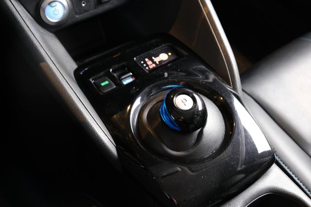 2019 NISSAN LEAF - 17