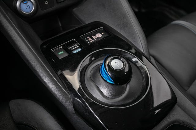2019 NISSAN LEAF - 17