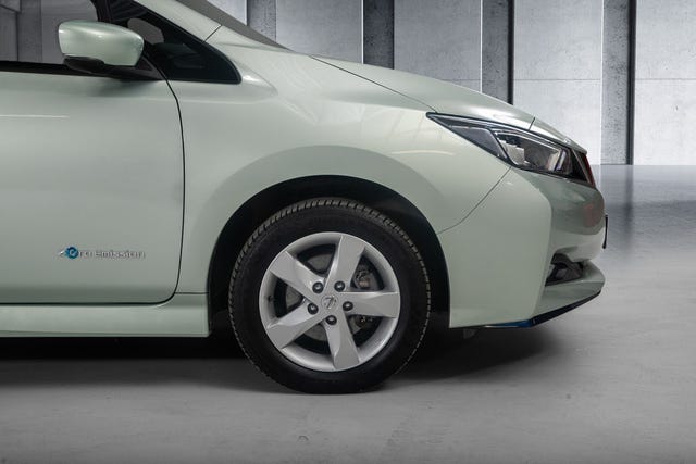 2019 NISSAN LEAF - 10