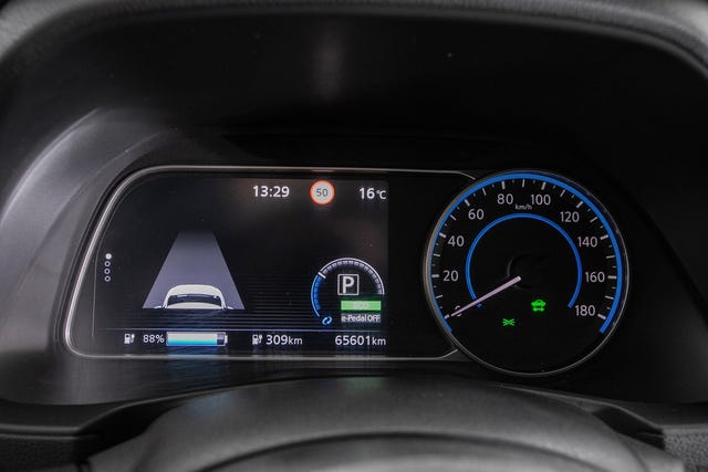 2019 NISSAN LEAF - 12