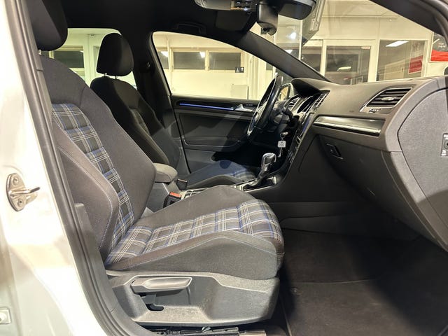 2015 VOLKSWAGEN GOLF - 23