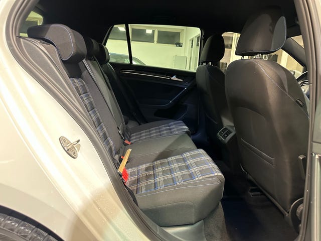 2015 VOLKSWAGEN GOLF - 24