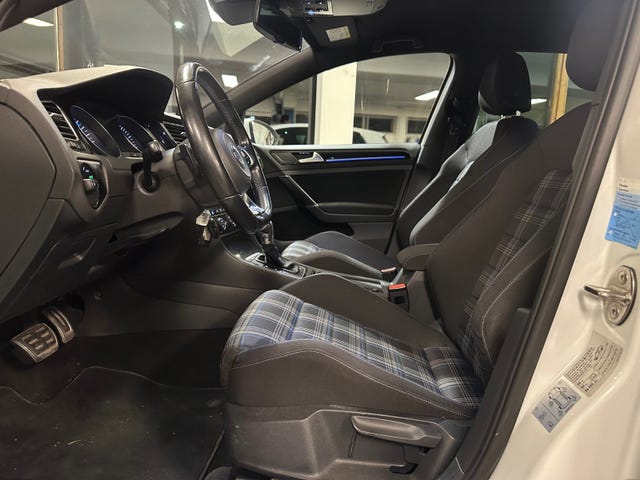 2015 VOLKSWAGEN GOLF - 20