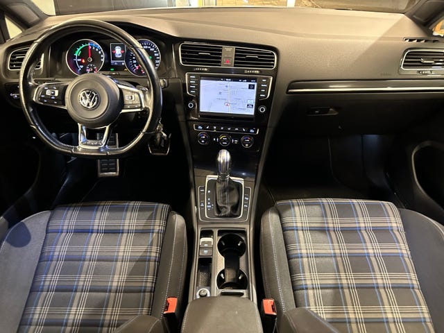 2015 VOLKSWAGEN GOLF - 25
