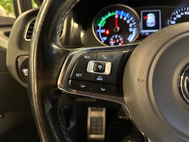 2015 VOLKSWAGEN GOLF - 27