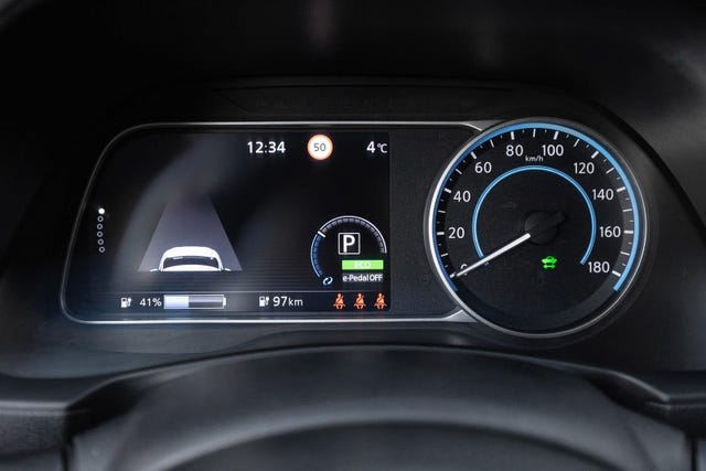 2019 NISSAN LEAF - 24