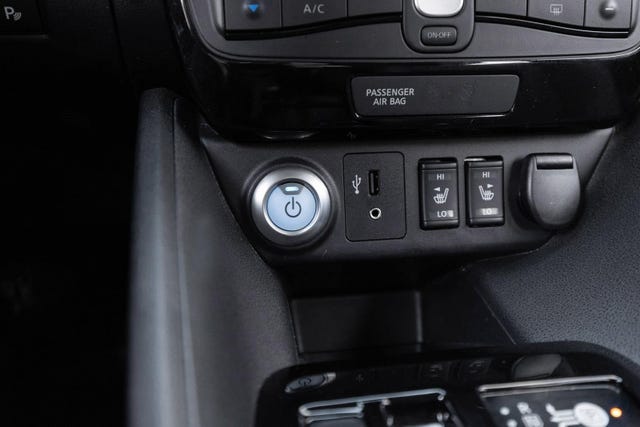 2019 NISSAN LEAF - 28