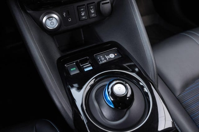 2019 NISSAN LEAF - 26