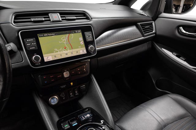 2020 NISSAN LEAF - 17