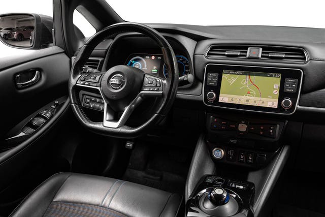 2020 NISSAN LEAF - 10