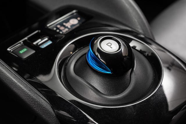 2020 NISSAN LEAF - 18