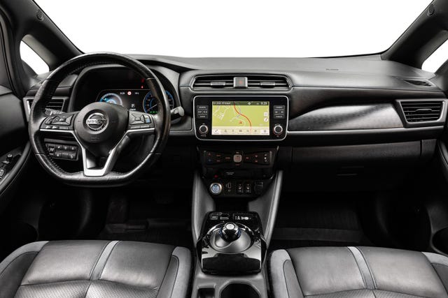 2020 NISSAN LEAF - 11