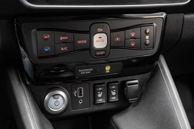 2020 NISSAN LEAF - 19