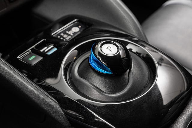 2020 NISSAN LEAF - 18