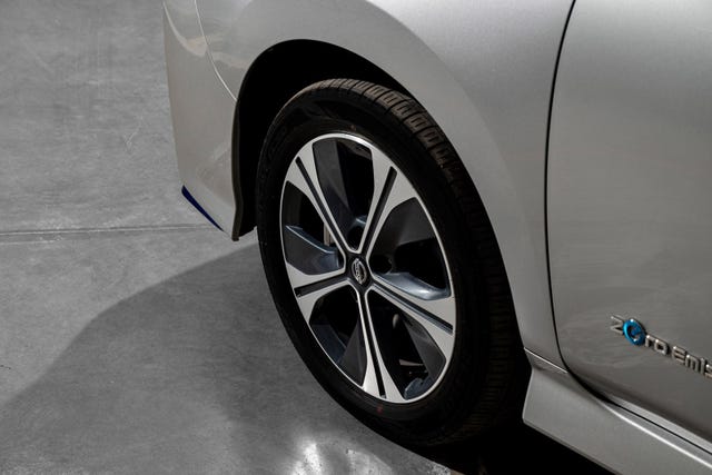 2020 NISSAN LEAF - 27