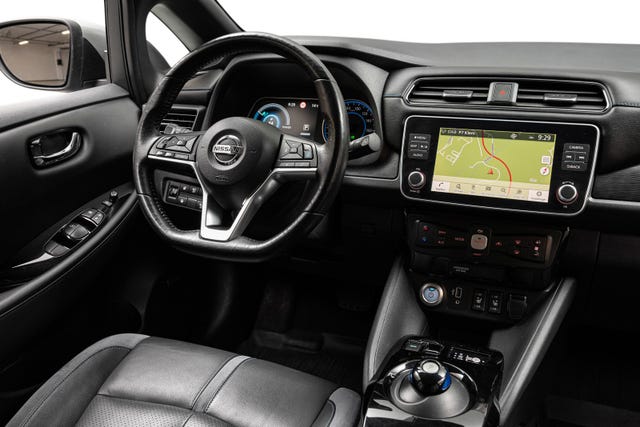 2020 NISSAN LEAF - 10