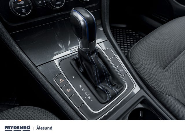 2019 VOLKSWAGEN GOLF - 25