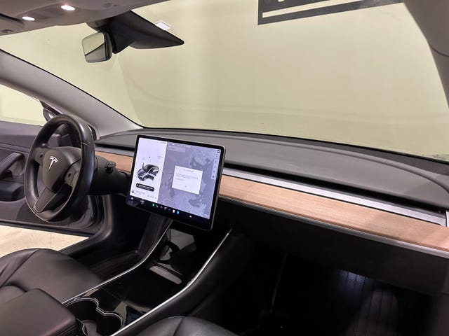 2019 TESLA MODEL 3 - 27
