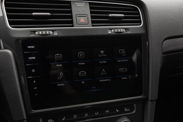 2019 VOLKSWAGEN GOLF - 18