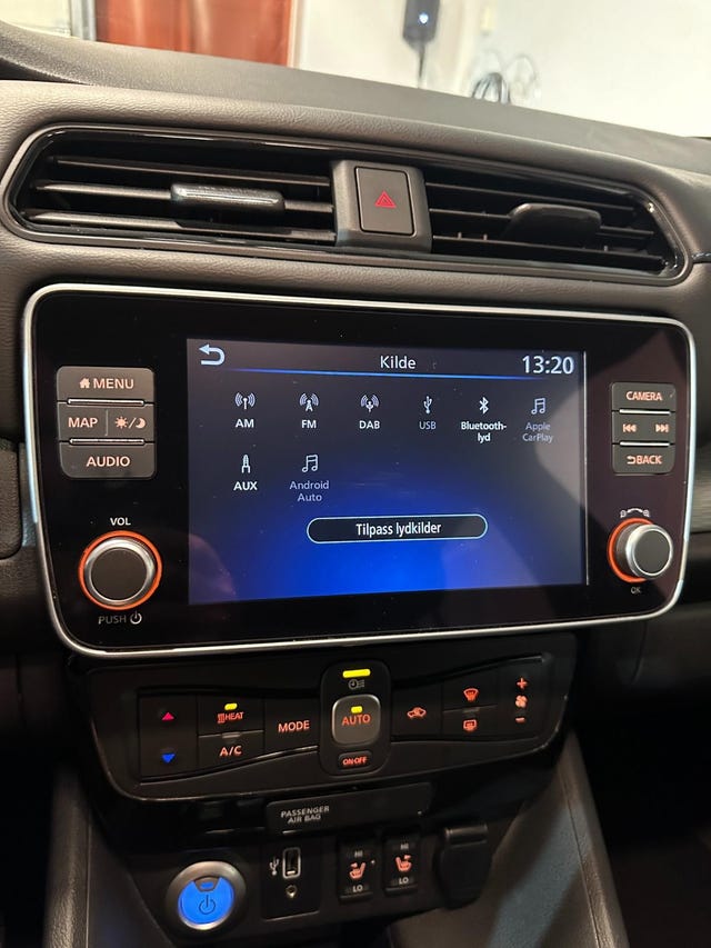 2020 NISSAN LEAF - 18