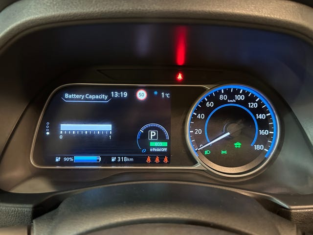 2020 NISSAN LEAF - 10